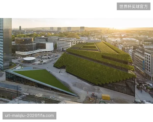 伦敦NikeRise店利用再生材料和绿植提升空间环境表现，以LEED金级认证回应消费者对可持续理念的关切